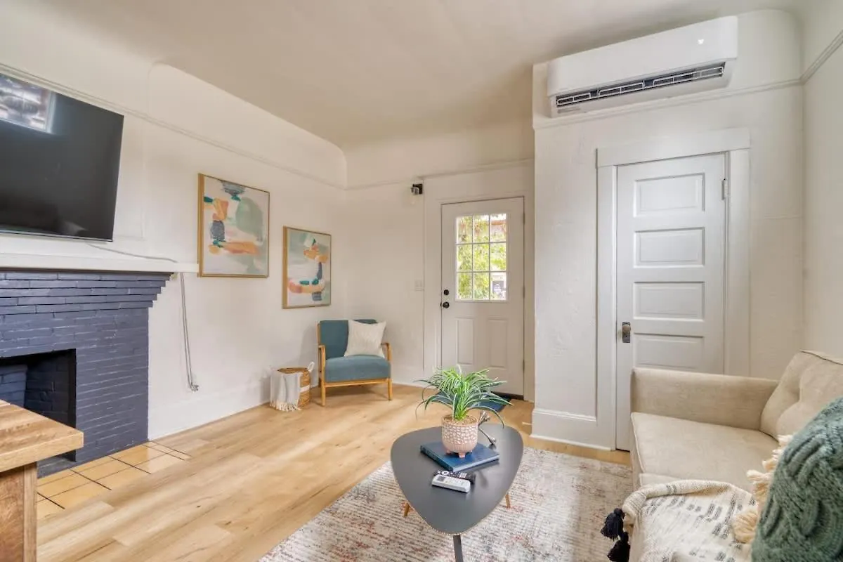 Stay Portland - The Garden Bungalow On Broadway - 94 Walkscore 0*,