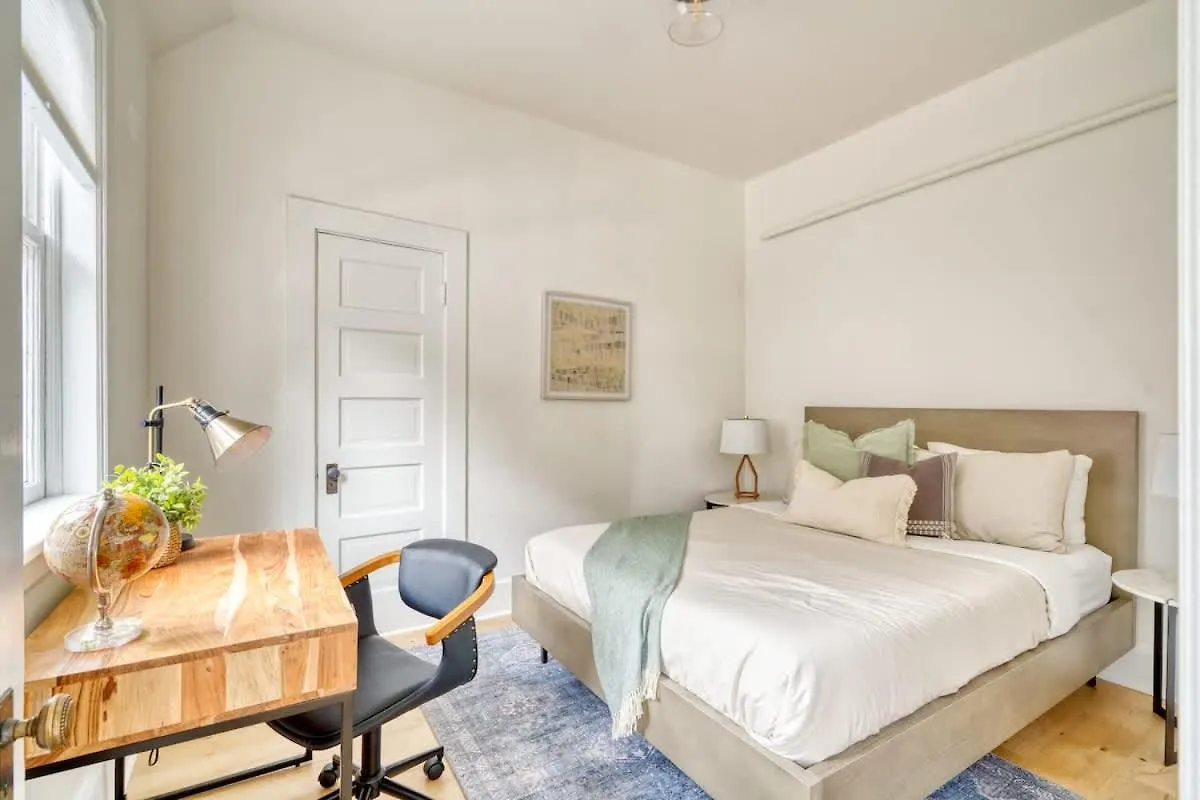 Stay Portland - The Garden Bungalow On Broadway - 94 Walkscore 0*,  United States